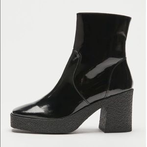 Urban Outfitters Aria chunky patent boots sz 8